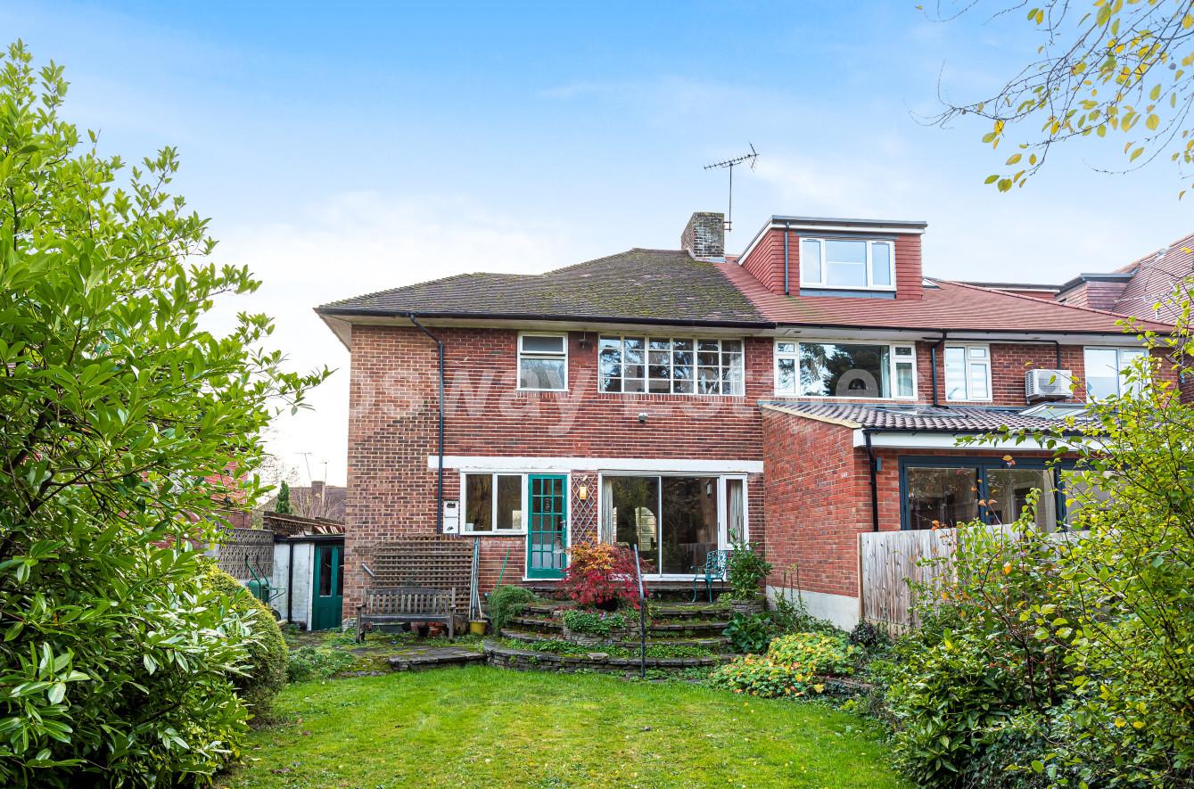 Lawrence Gardens, Mill Hill
